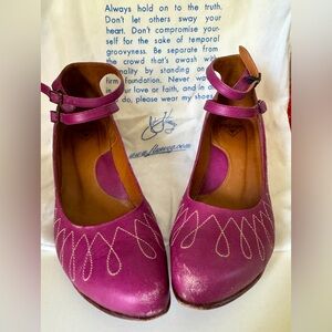John Fluevog western styled Ayers in purple. Comfy 2.5 inch heel. Size 7.5.